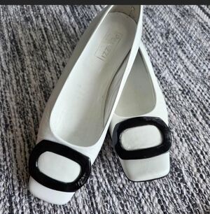 Vintage Peruzzi White Leather Mod Buckle Flats | Italian Minimalist Square Toe